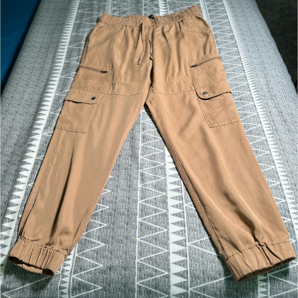 Banana Republic- Tencel Cargo Jogger size M